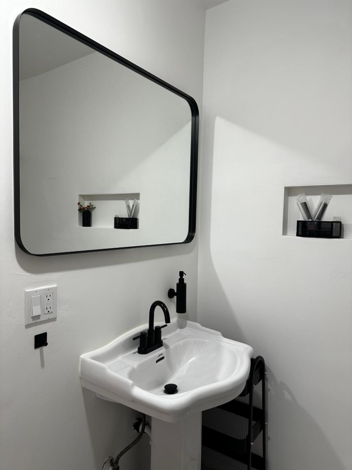 Modern, Remodeled Echo Park House-Walk To Sunset Blvd, Dodgers Stadium, Shops, Bars, Restaurants, Lake, Concerts Los Angeles Exterior photo
